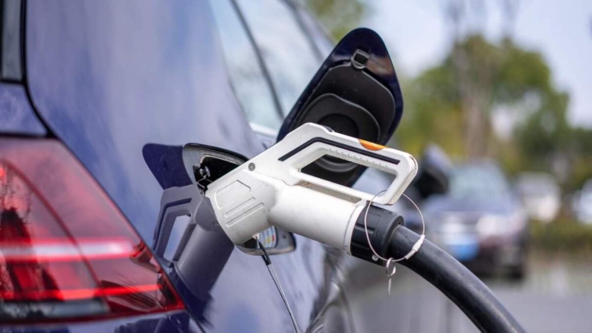 How To Easily Find Electric Car Charging Points Near You