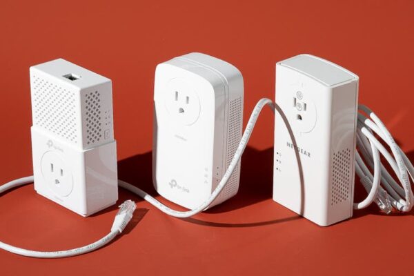 Wi-Fi Extender Vs. Powerline Kit: Which Upgrade Is Right For You?