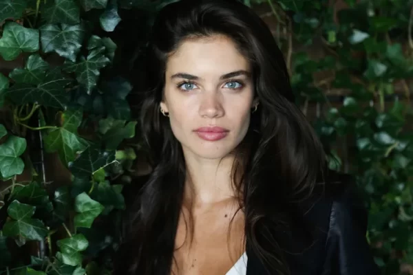 Sara Sampaio Net Worth 2023